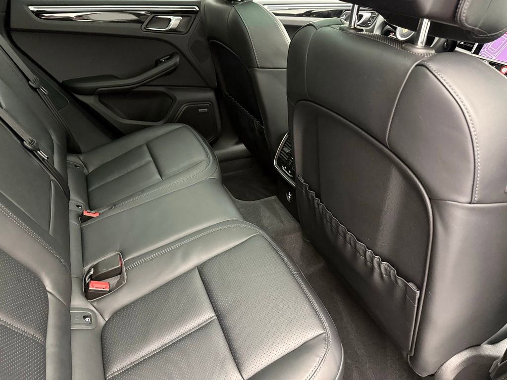 Used 2024 Porsche Macan image 32