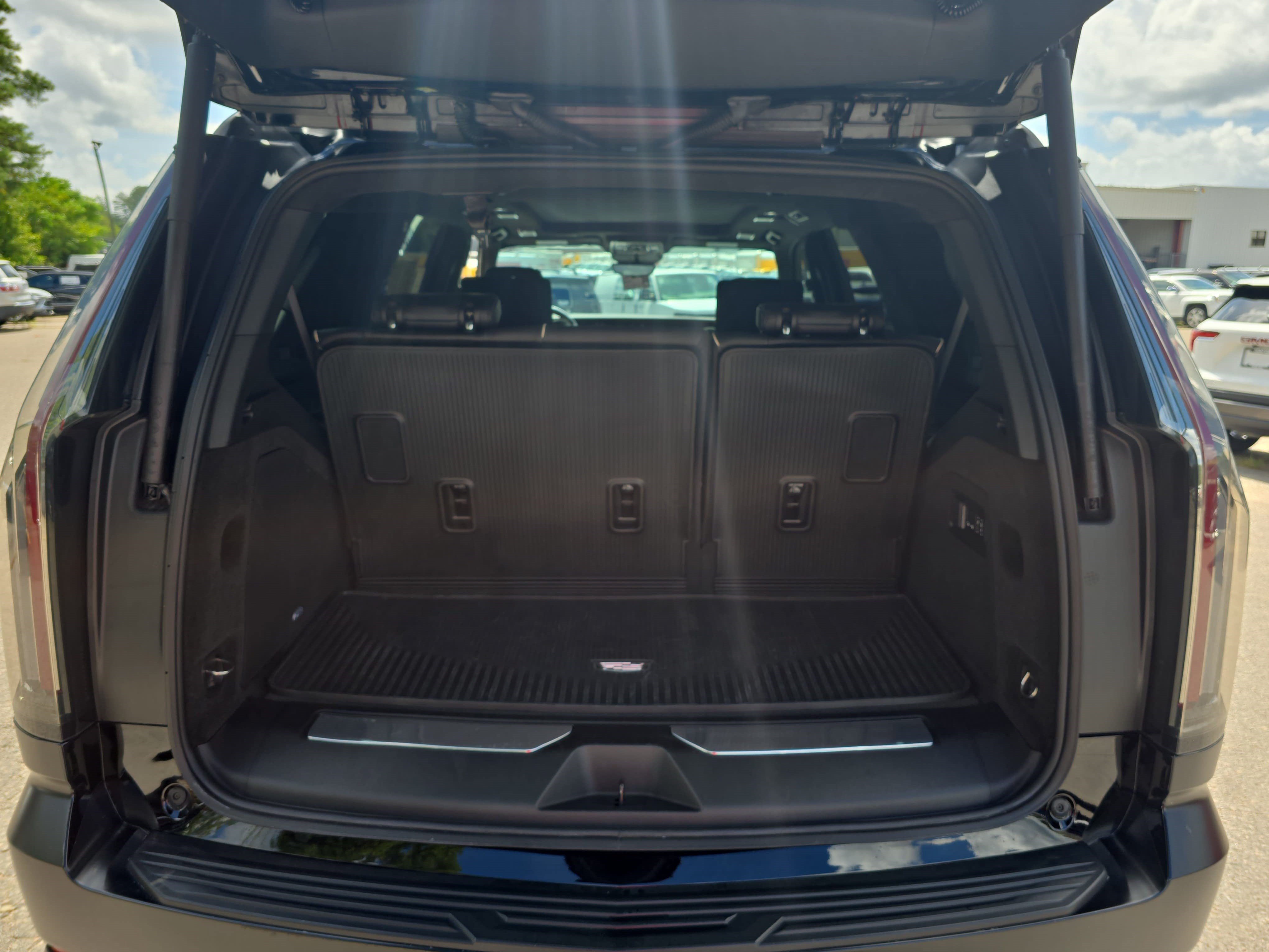Certified 2025 Cadillac Escalade V AWD/4WD image 13