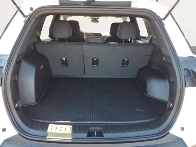 New 2027 Chevrolet Equinox LT w/ LPO, Floor Liner Package AWD/4WD image 17