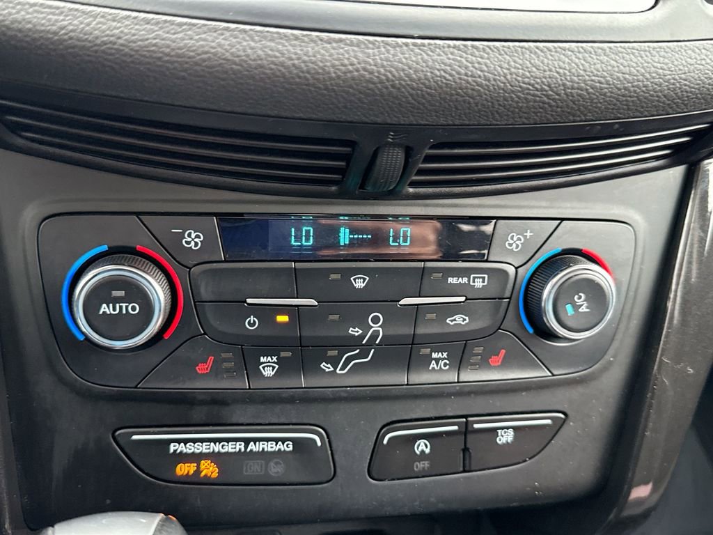 Used 2017 Ford Escape Titanium image 17