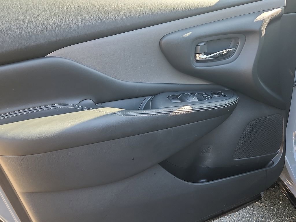 Certified 2024 Nissan Murano SV w/ SV Midnight Edition Package AWD/4WD image 13