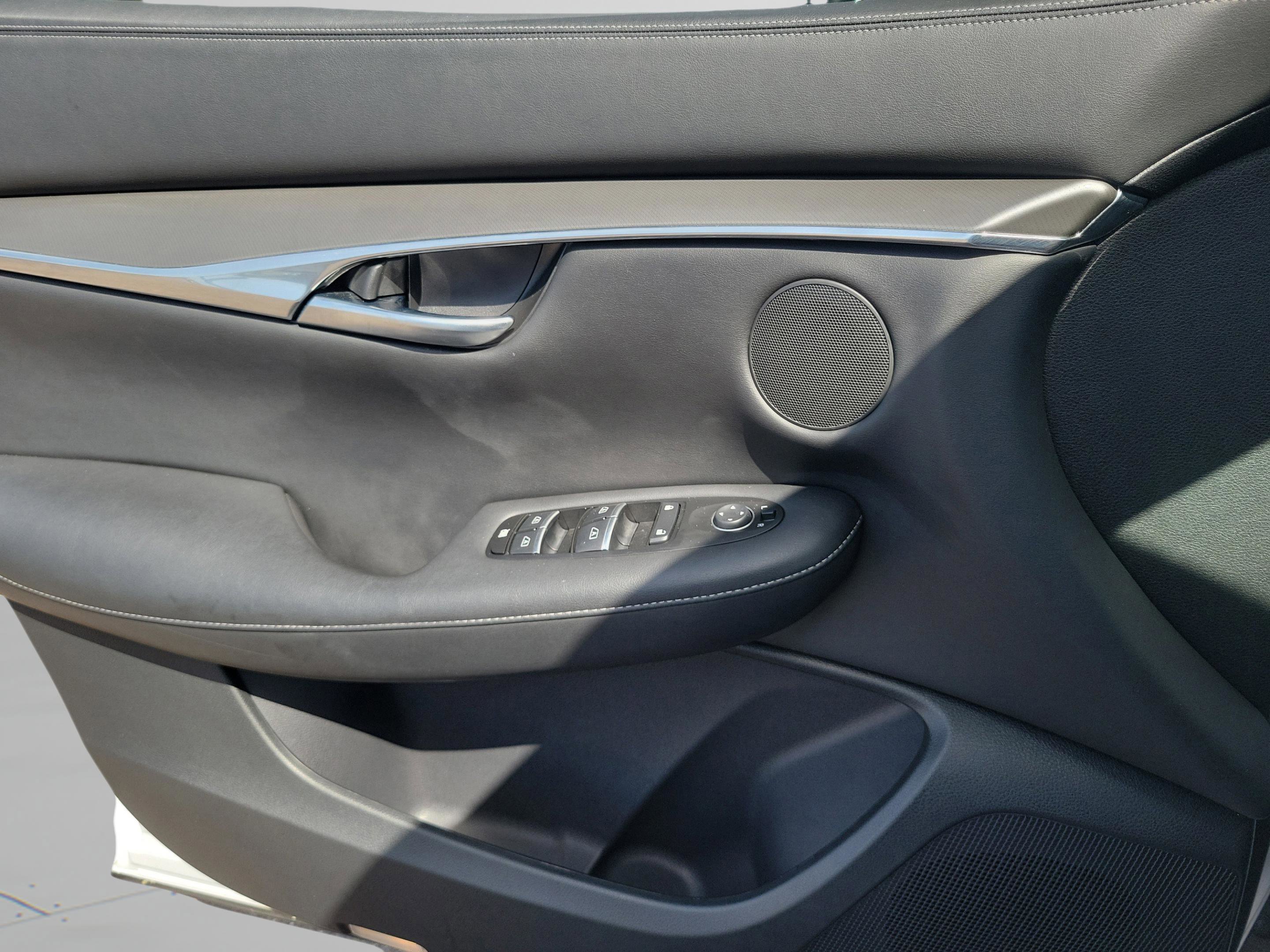 Certified 2025 INFINITI QX50 Pure image 19