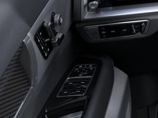 New 2026 Cadillac Vistiq Platinum w/ LPO, Floor Liner Package AWD/4WD image 22