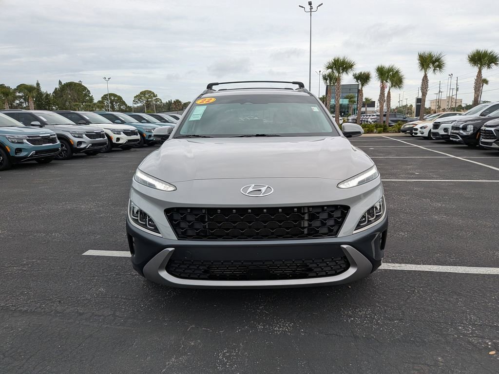 Used 2022 Hyundai Kona Limited FWD image 3