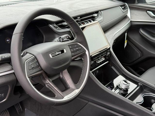 New 2025 Jeep Grand Cherokee L Limited w/ Black Appearance Package image 21