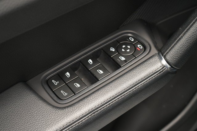 Used 2023 Porsche Cayenne Platinum Edition AWD/4WD image 23