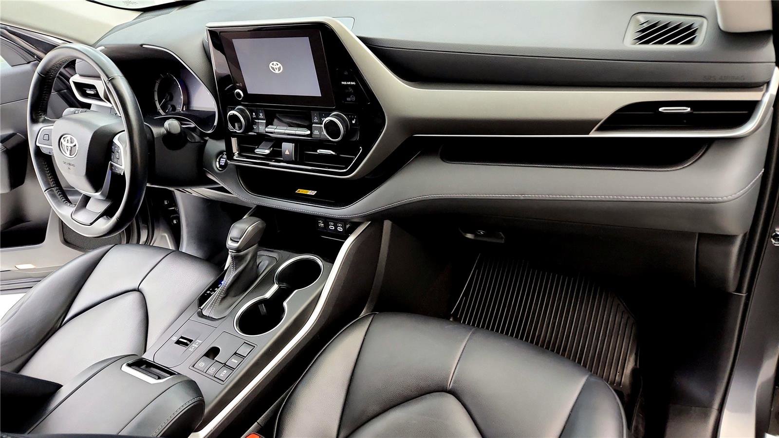 Certified 2023 Toyota Highlander XLE image 28