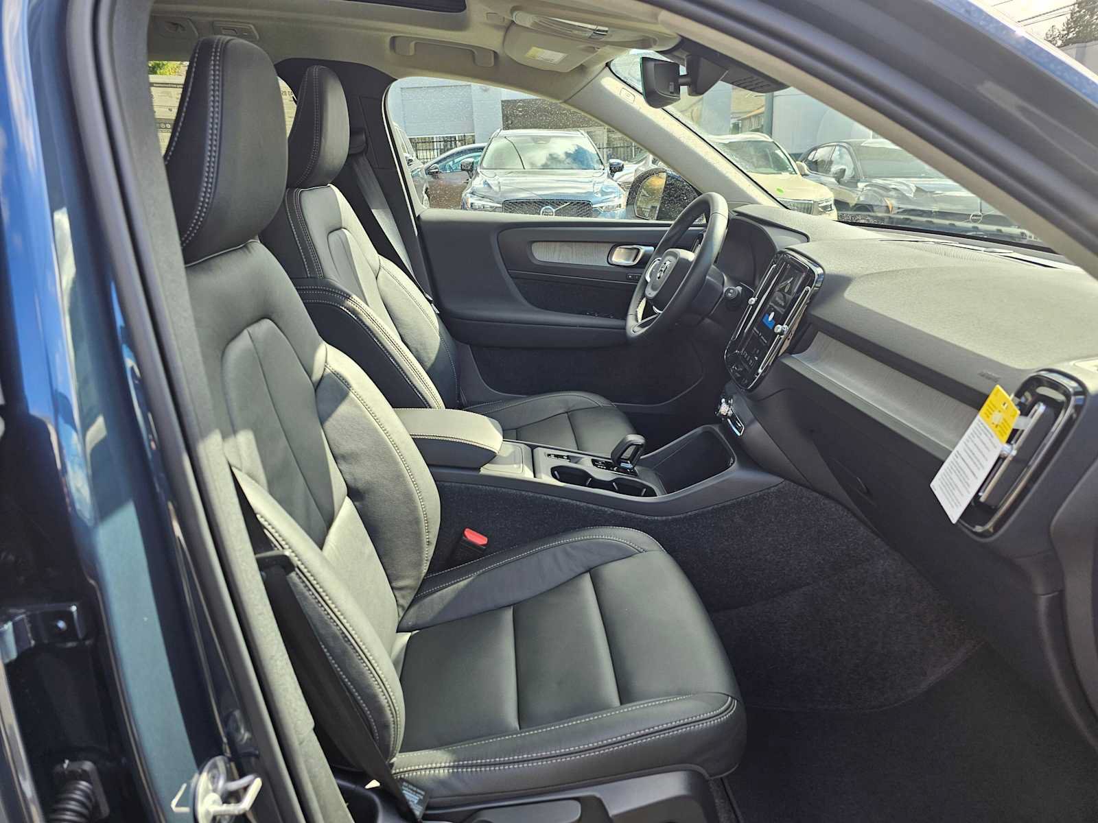 New 2026 Volvo XC40 B5 Core w/ Climate Package AWD/4WD image 11