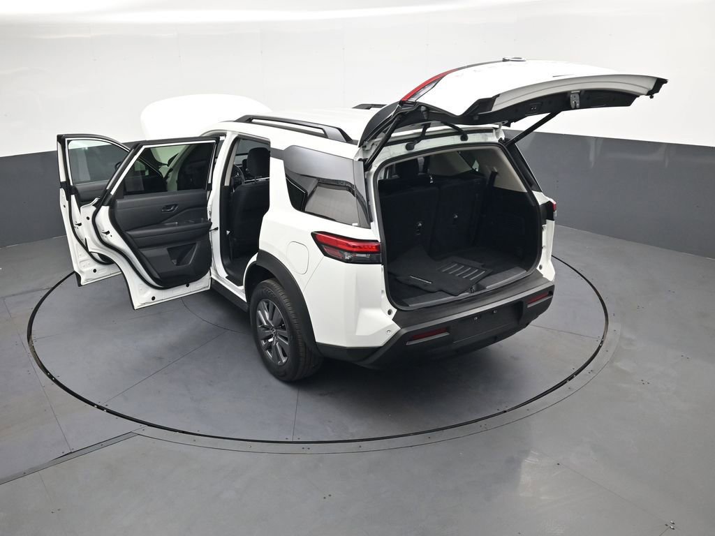 Used 2025 Nissan Pathfinder SV AWD/4WD image 52