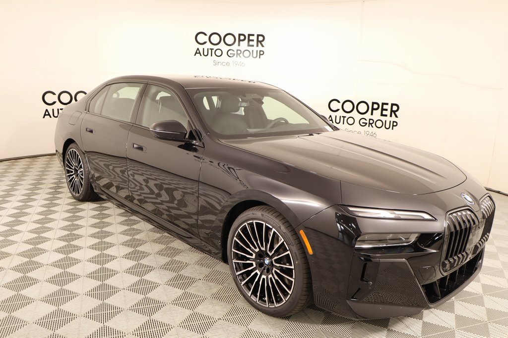 New 2026 BMW 750e xDrive image 1