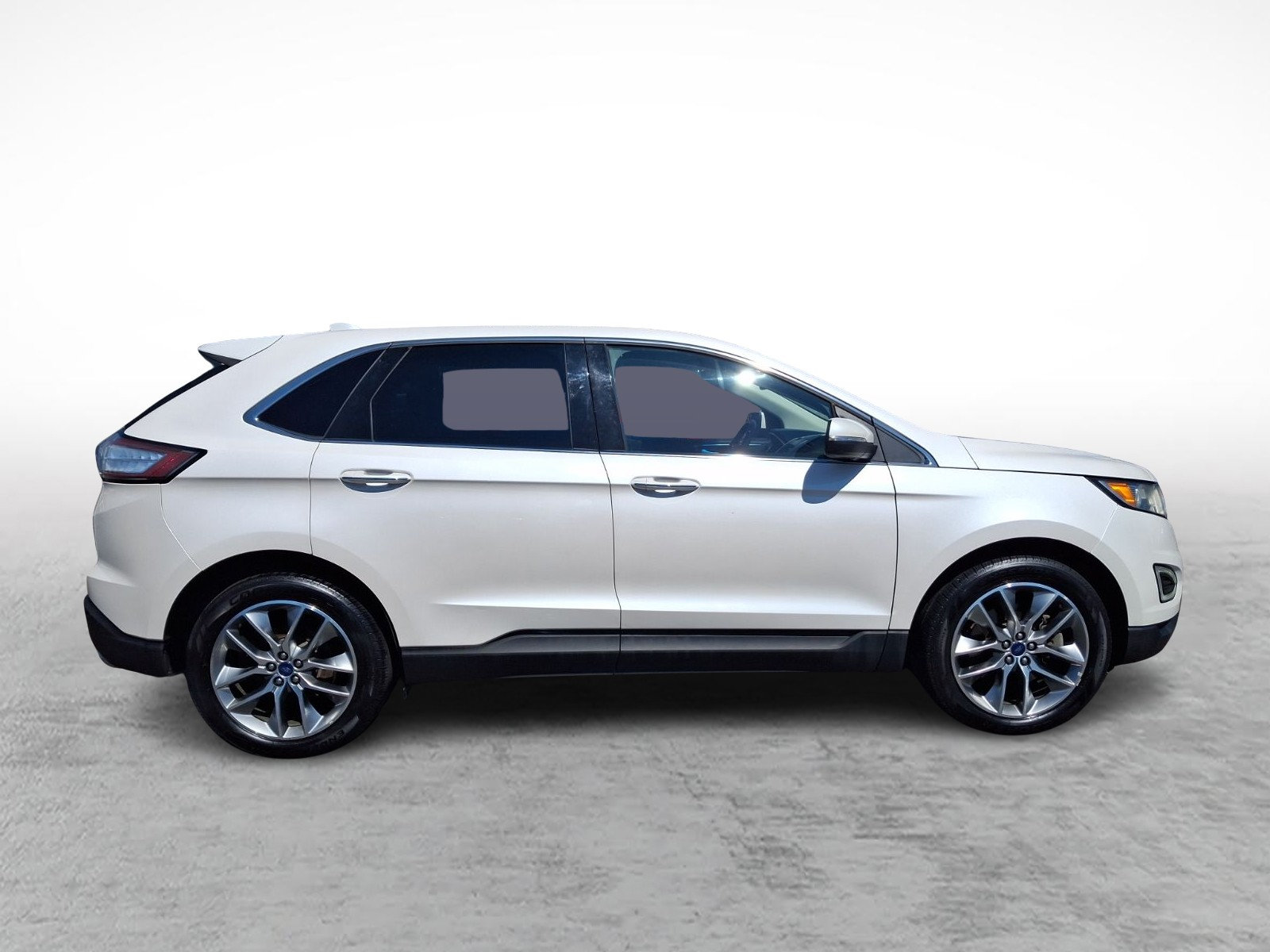 Used 2018 Ford Edge Titanium w/ Equipment Group 301A AWD/4WD image 7