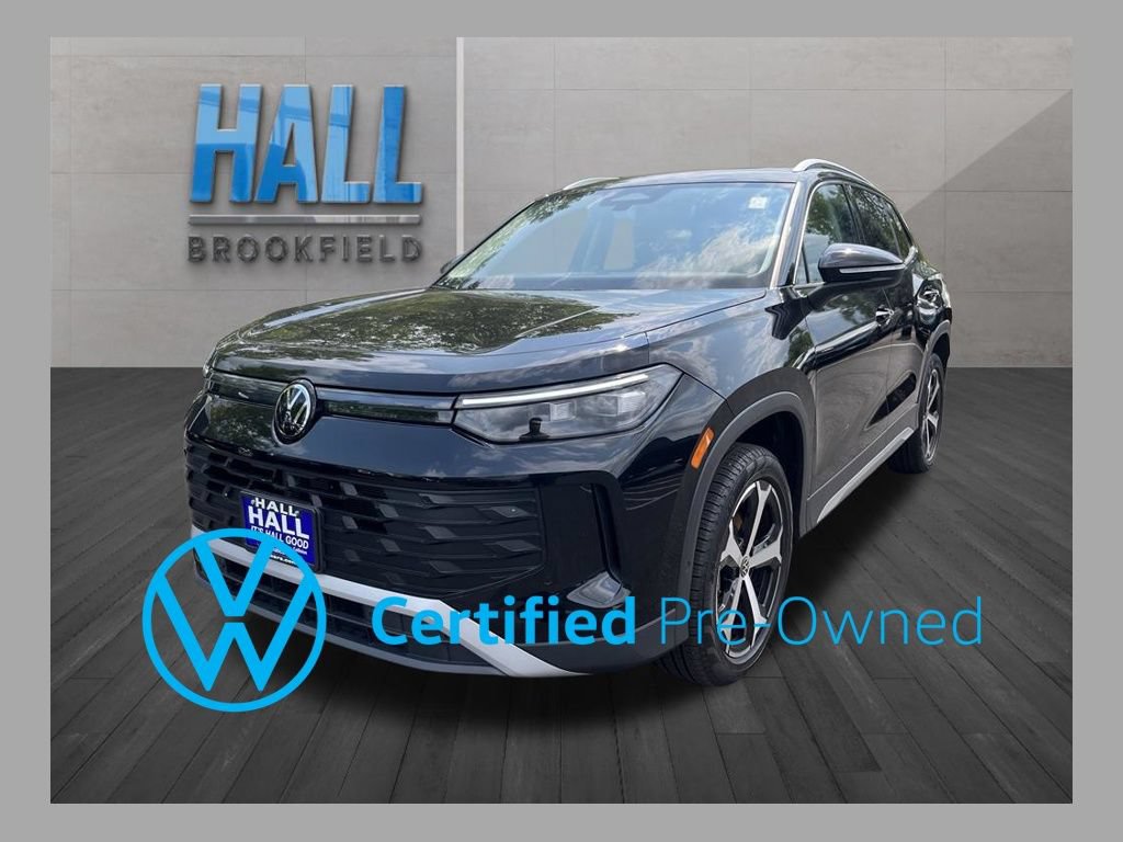 Certified 2025 Volkswagen Tiguan SE w/ Panoramic Sunroof Package