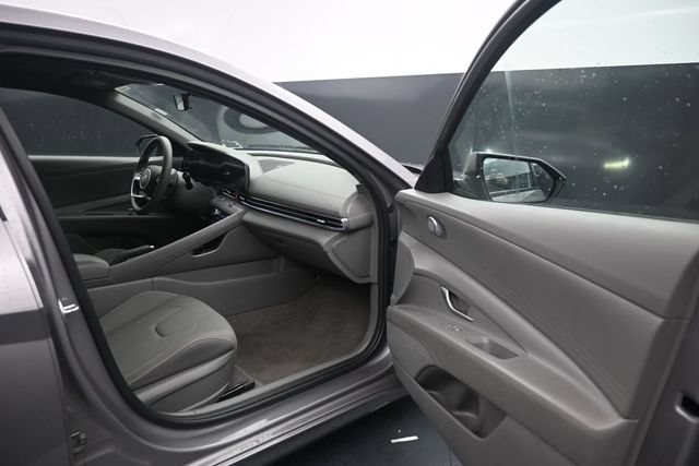 Used 2024 Hyundai Elantra SEL FWD image 34