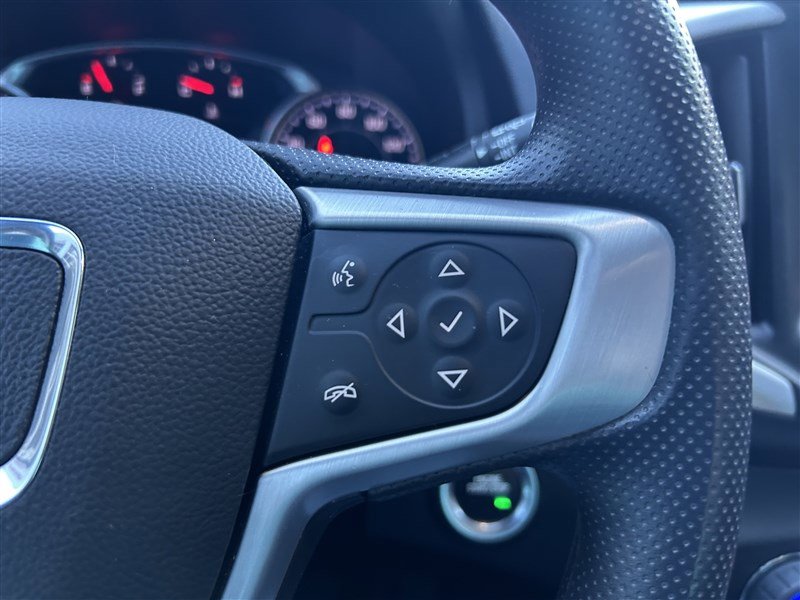 Used 2022 GMC Terrain SLE w/ Driver Convenience Package image 19