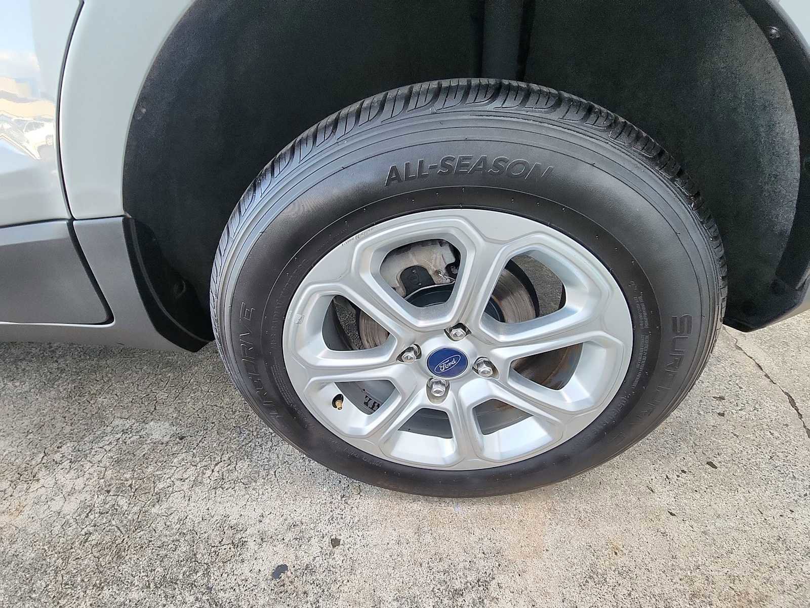 Used 2019 Ford EcoSport SE w/ SE Convenience Package image 10