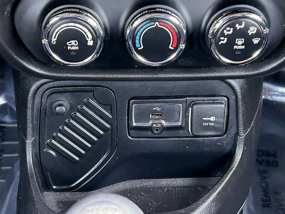 Used 2015 Jeep Renegade Sport image 9
