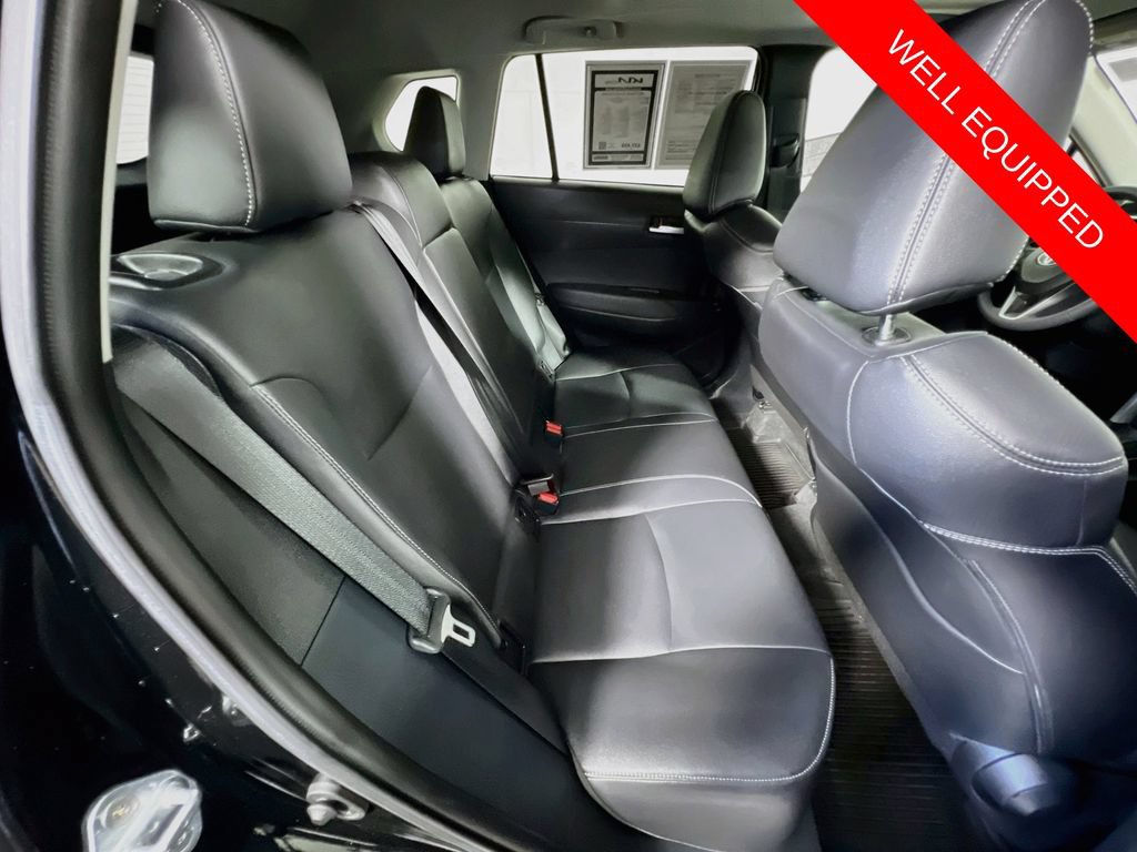 Used 2023 Toyota Corolla Cross XLE w/ Convenience Package FWD image 27