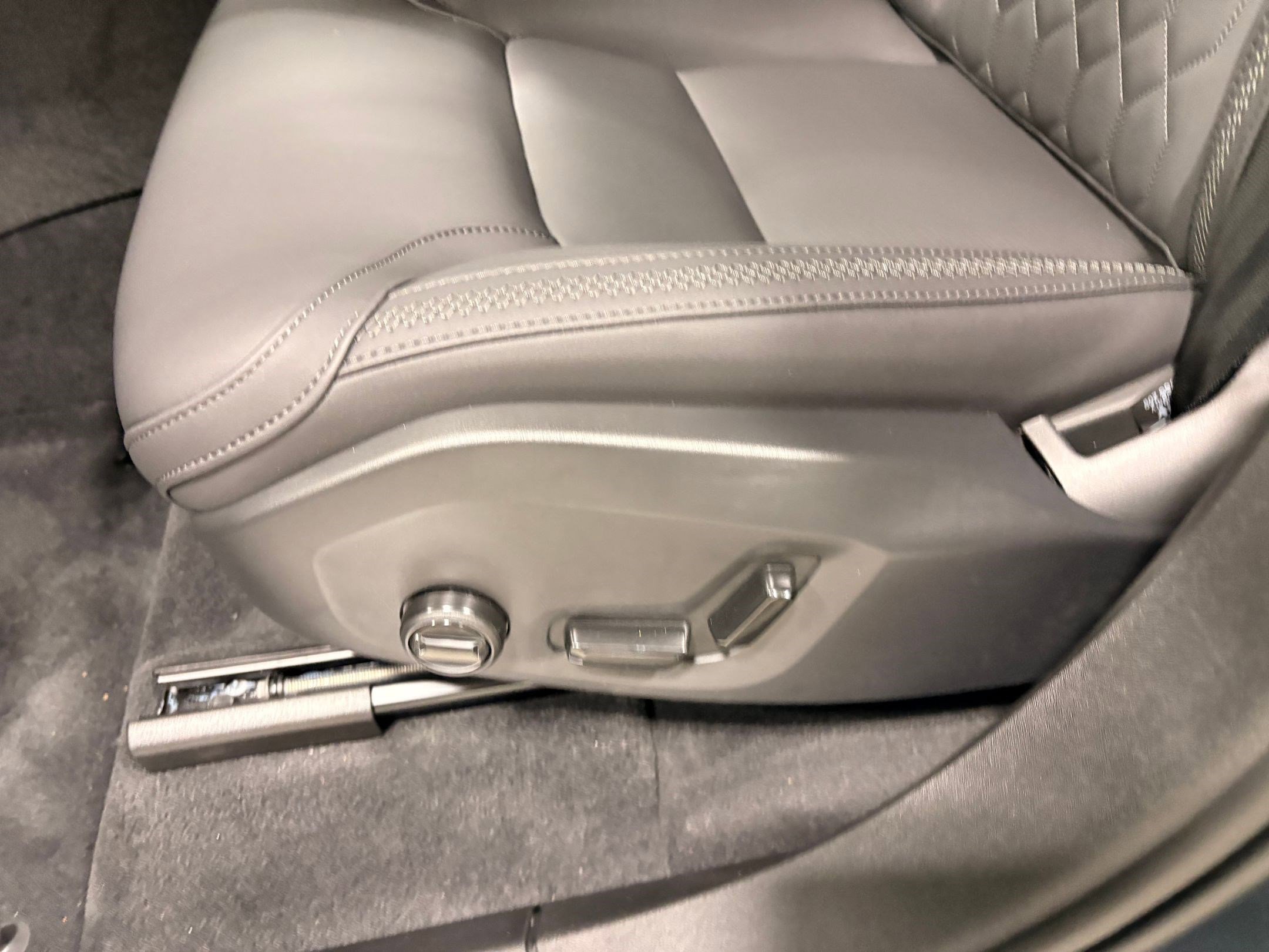 New 2026 Volvo XC90 T8 Plus image 14