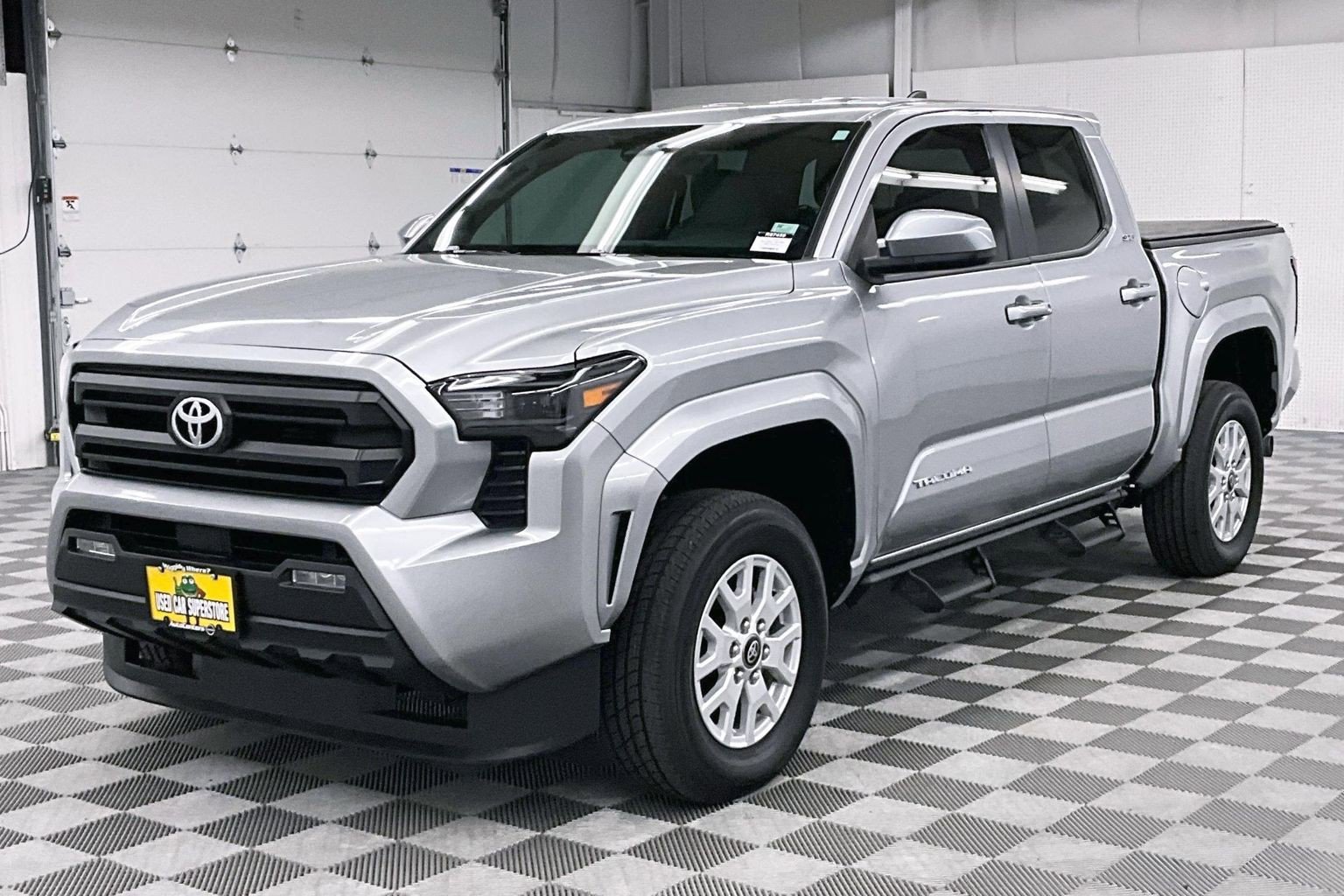 Used 2025 Toyota Tacoma SR5 AWD/4WD image 11