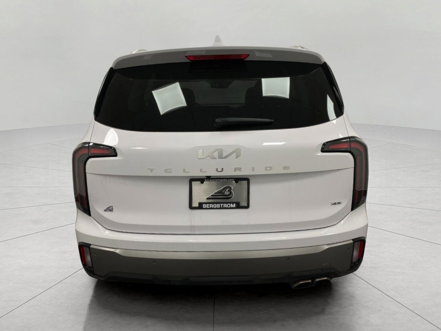 Used 2025 Kia Telluride EX w/ EX Captain's Chair Package AWD/4WD image 5