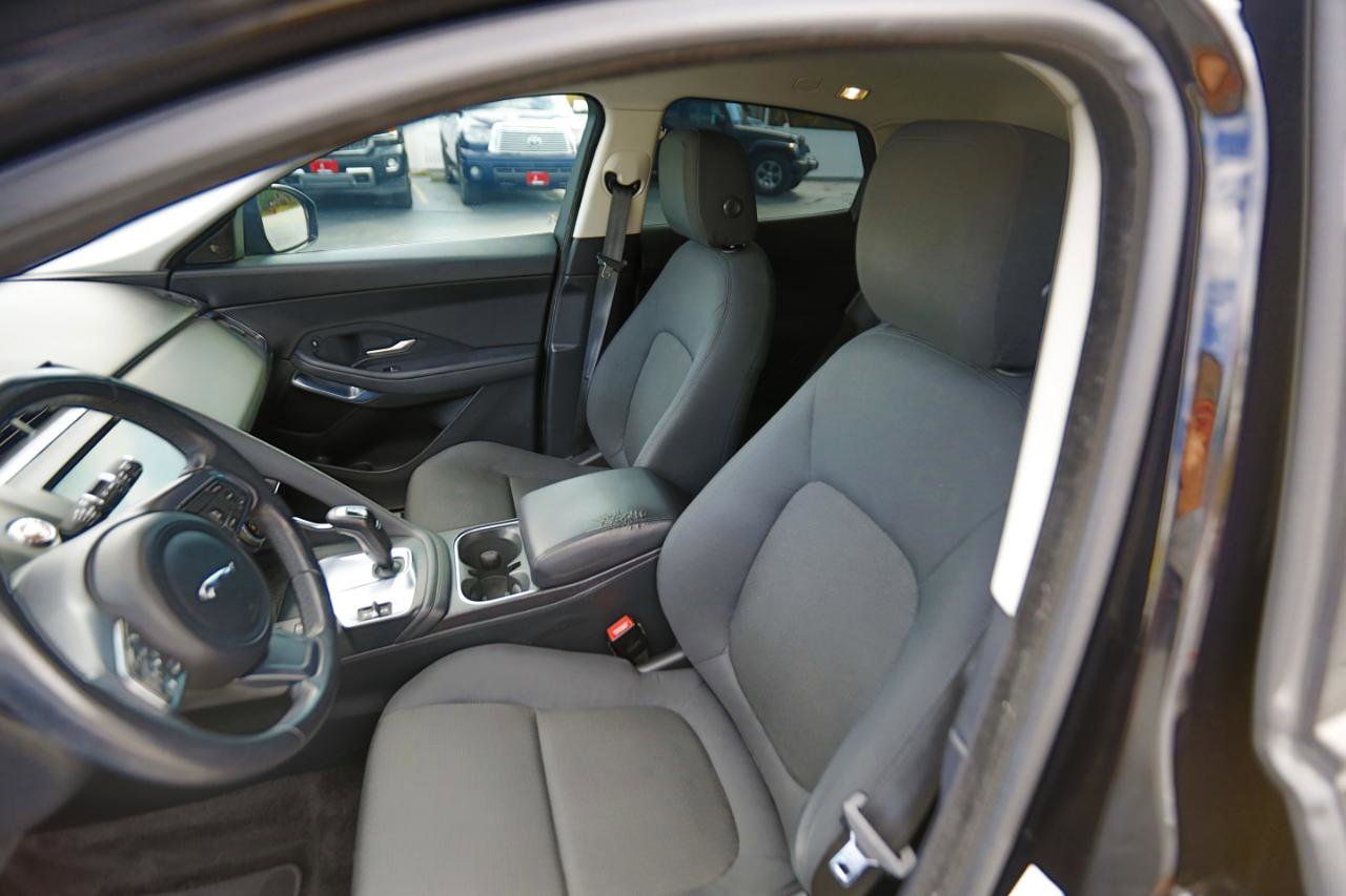 Used 2019 Jaguar E-PACE image 6