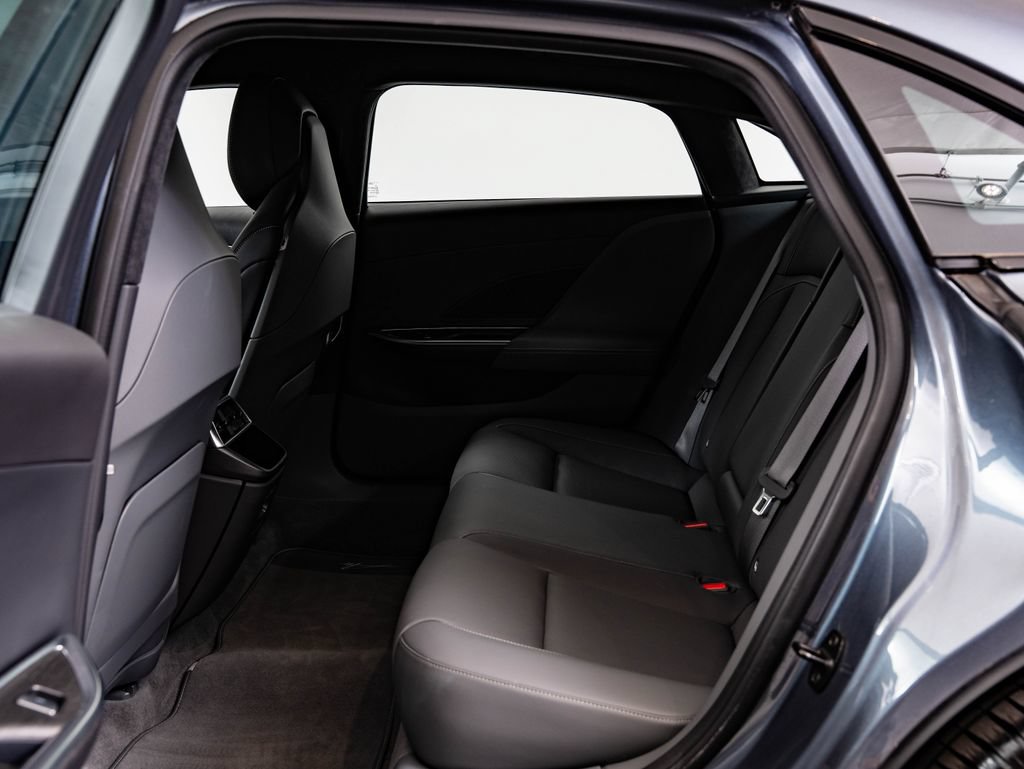 Used 2024 Lucid Air Pure RWD image 41