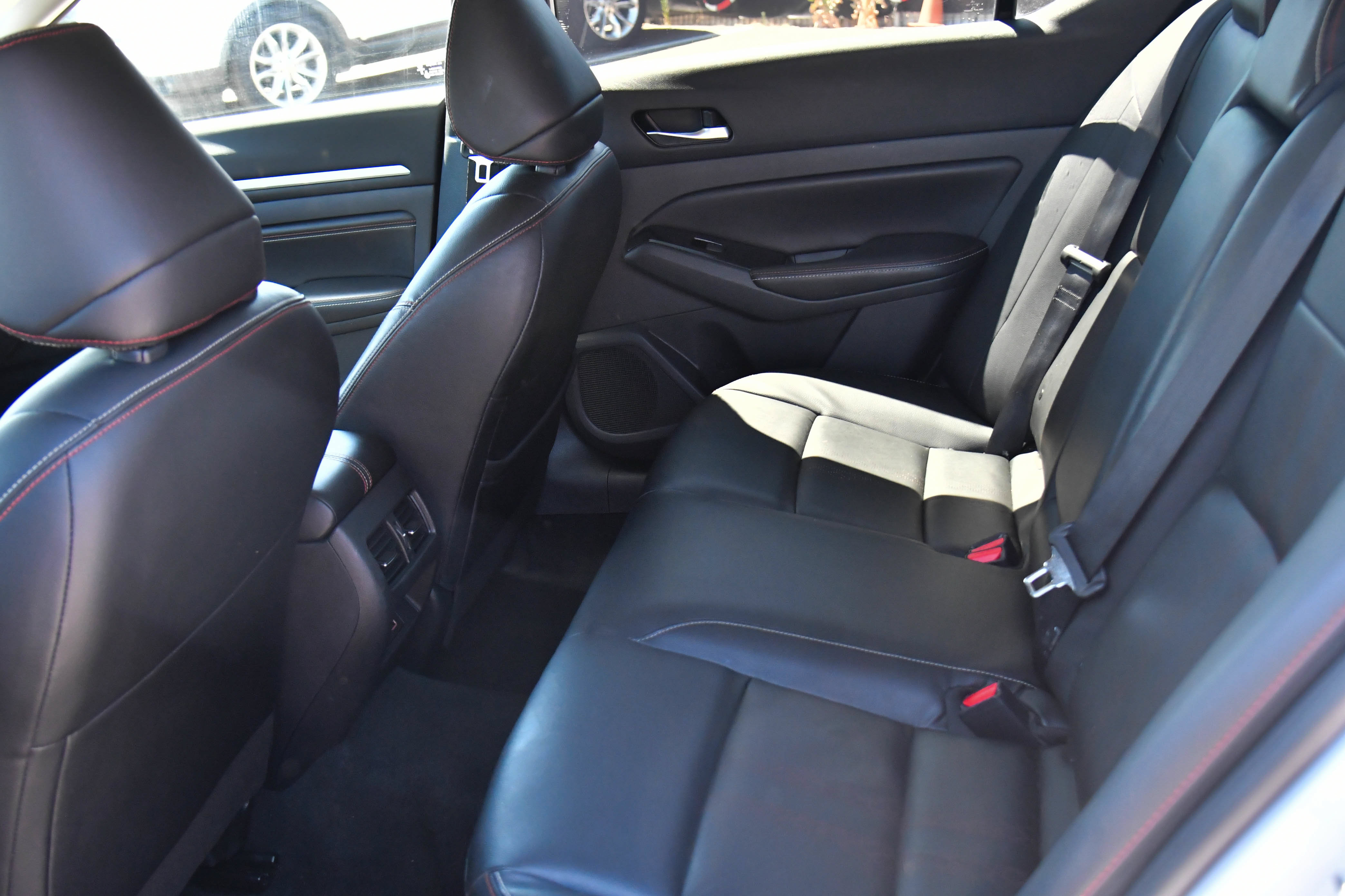Used 2023 Nissan Altima 2.0 SR FWD image 43