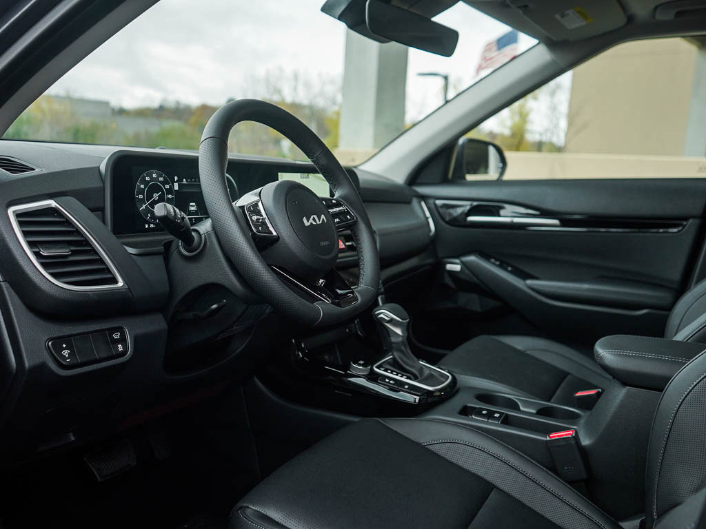 New 2026 Kia Seltos SX w/ SX Sunroof Package image 18