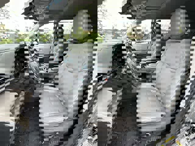 Used 2023 Toyota Sienna XLE image 17