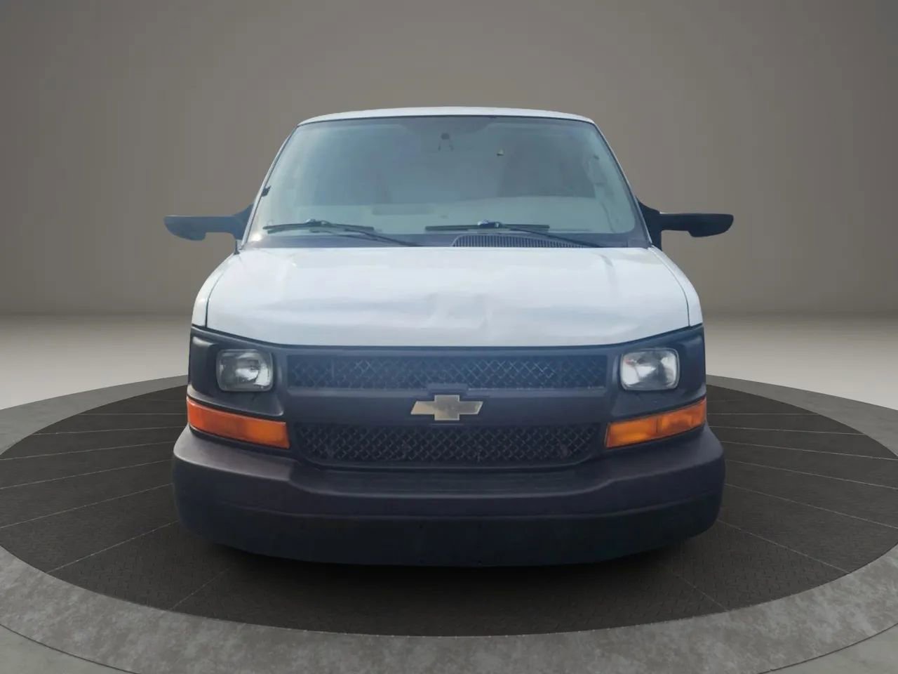 Used 2016 Chevrolet Express 4500 image 6