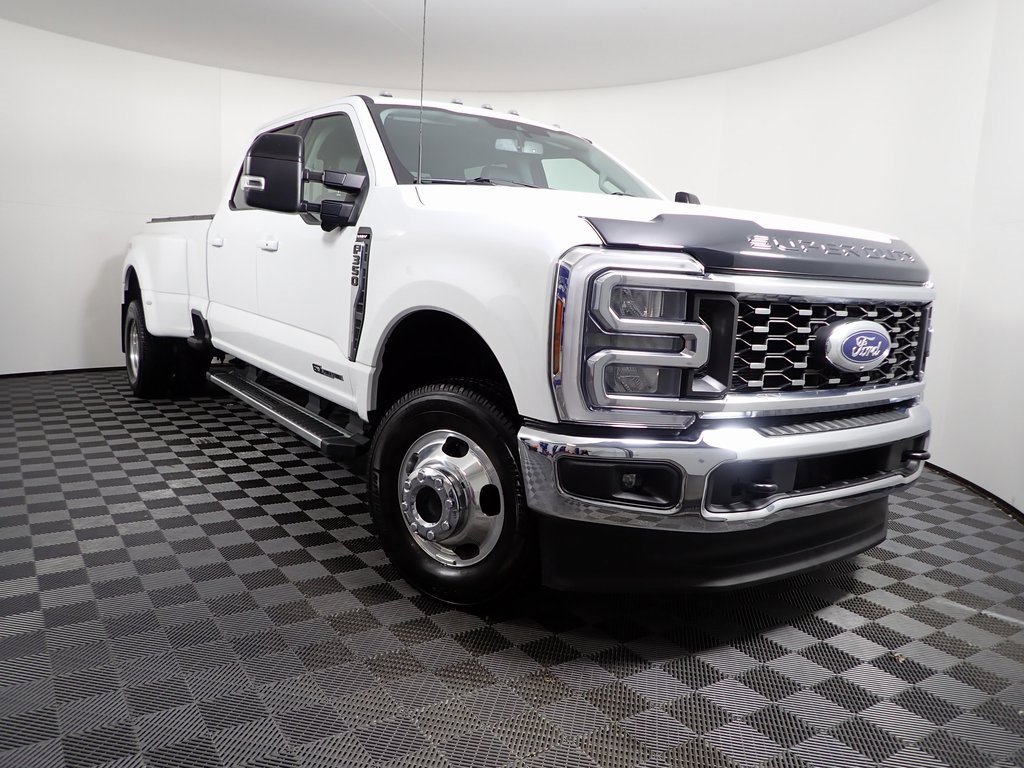 Used 2024 Ford F350 Lariat w/ FX4 Off-Road Package image 1