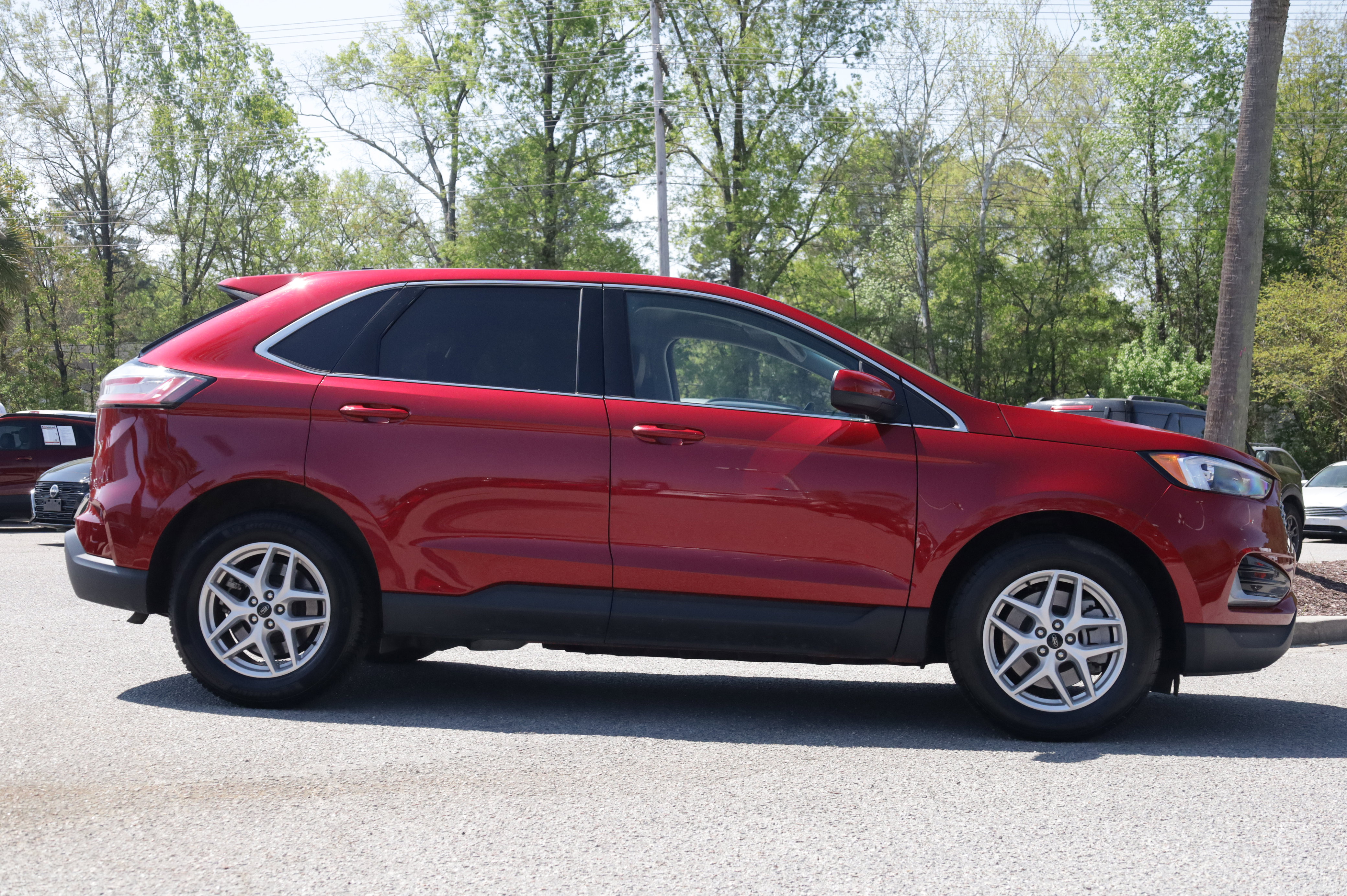 Used 2024 Ford Edge SEL image 6