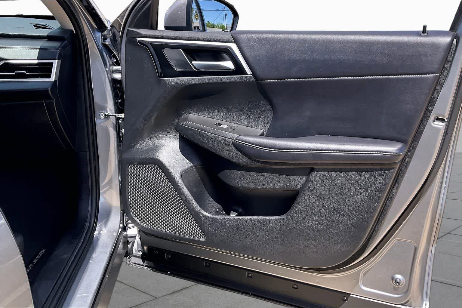 Used 2024 Mitsubishi Outlander SE FWD image 20