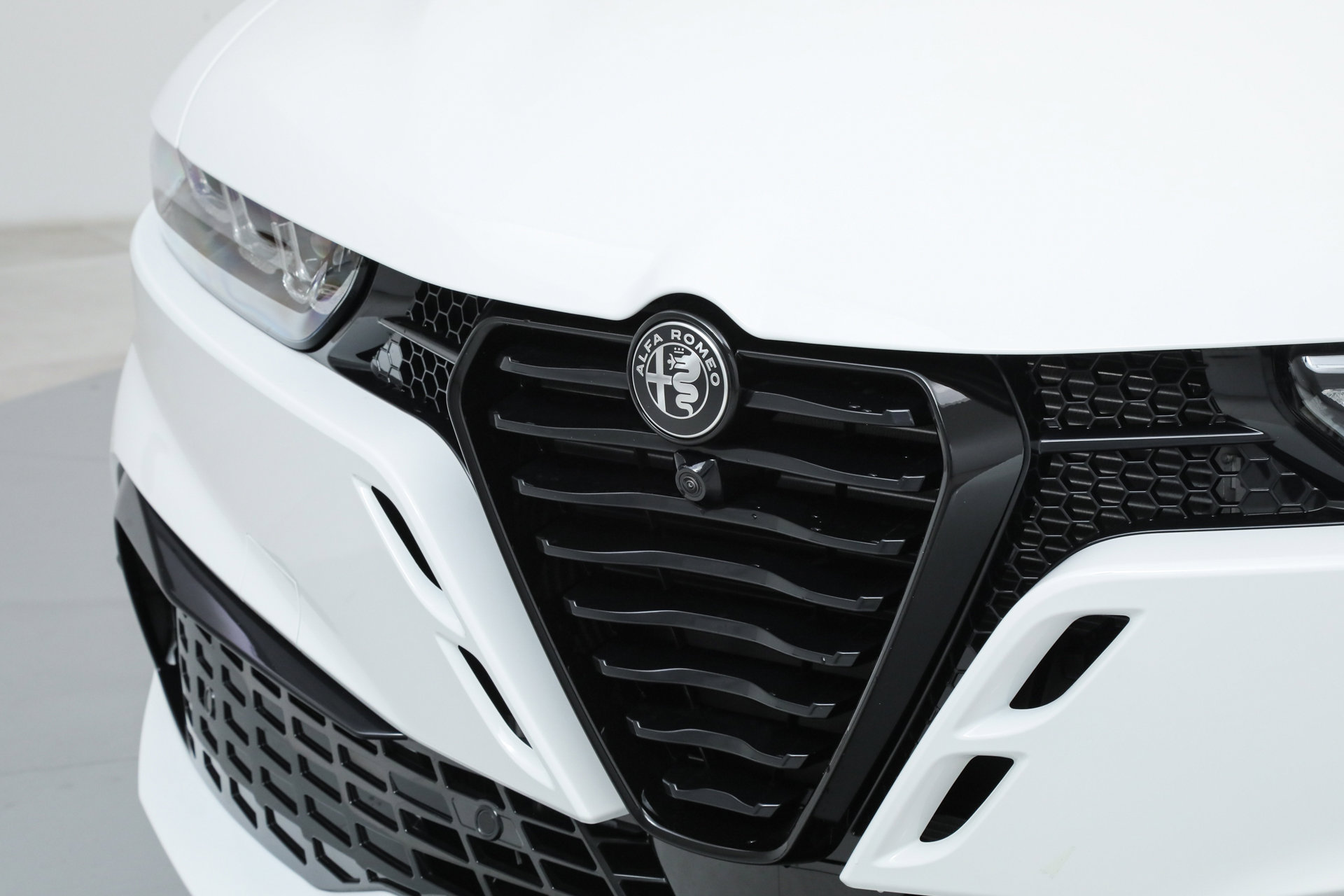 New 2026 Alfa Romeo Tonale Sprint w/ Red Premium Package image 11