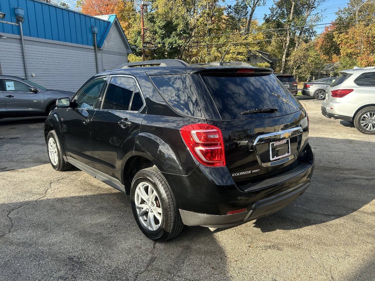 Used 2017 Chevrolet Equinox LT w/ Driver Confidence Package II AWD/4WD image 10