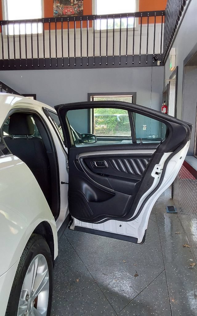 Used 2014 Ford Taurus SEL w/ Equipment Group 201A FWD image 17