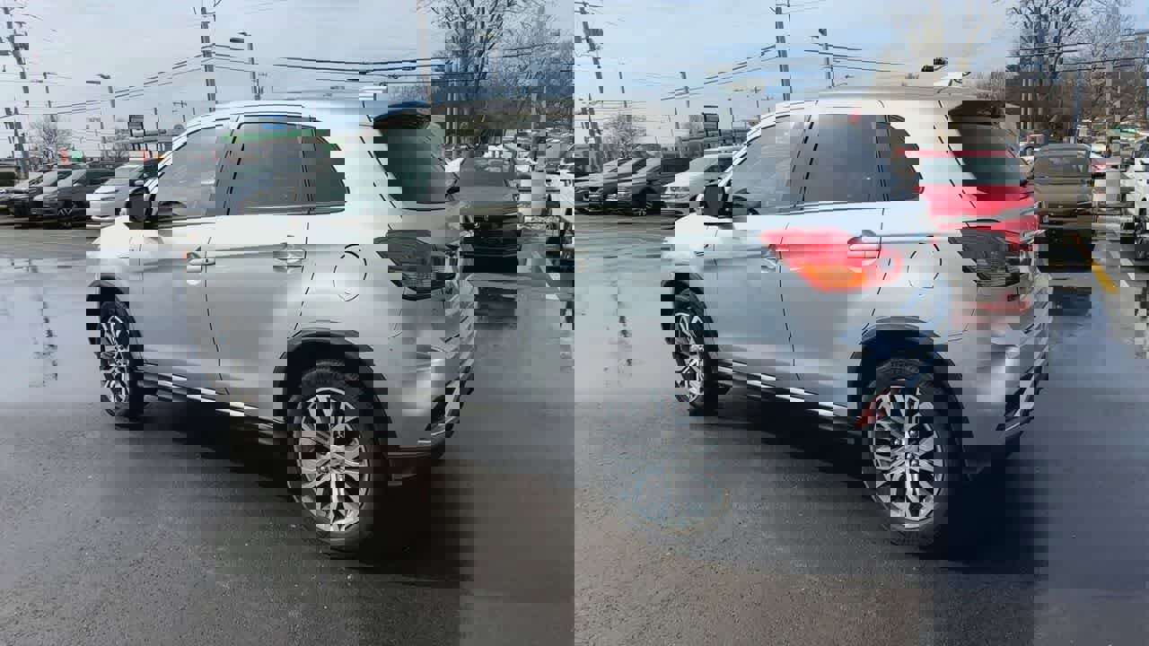 Used 2018 Mitsubishi Outlander Sport ES image 6