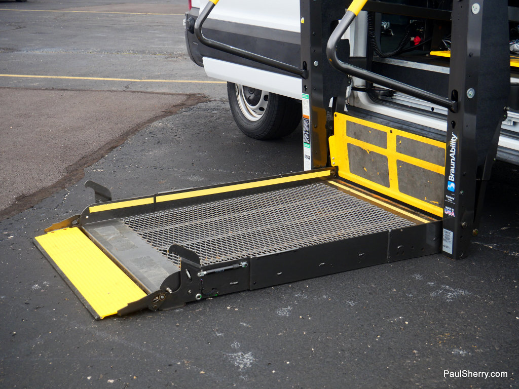 Used 2019 Ford Transit 350 XL image 17