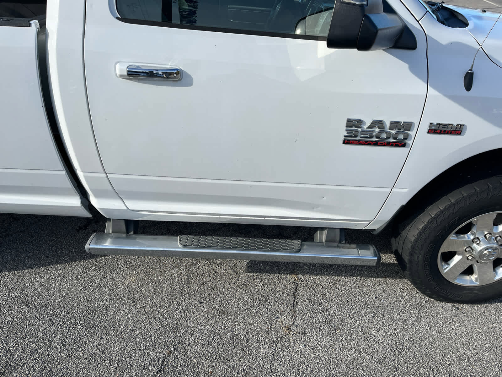 Used 2015 RAM 3500 SLT w/ Popular Equipment Group image 17