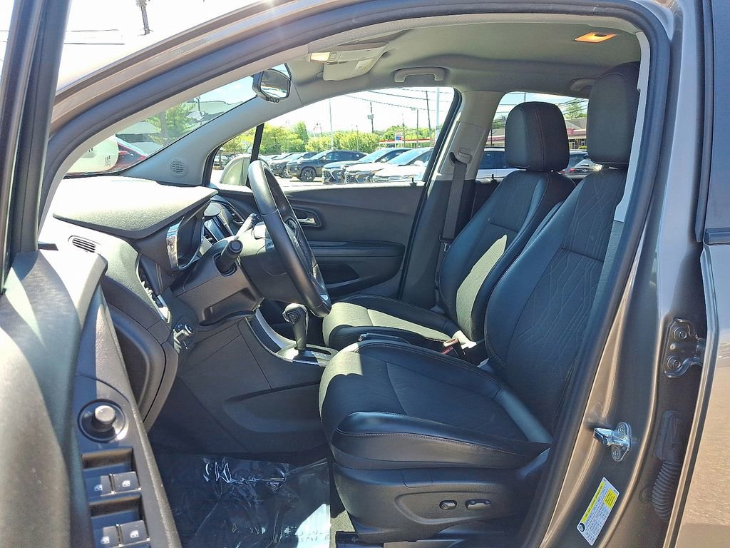 Used 2022 Chevrolet Trax LT w/ Sport Edition AWD/4WD image 15