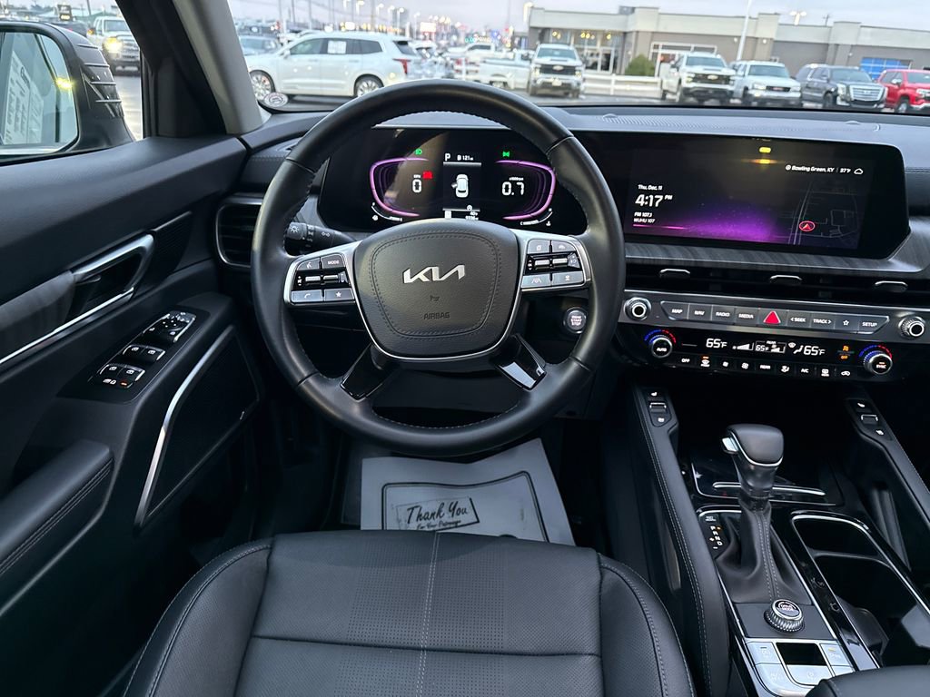 Used 2025 Kia Telluride EX w/ EX Captain's Chair Package image 16