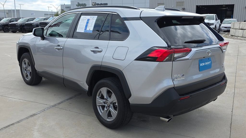 Used 2025 Toyota RAV4 XLE AWD/4WD video 3