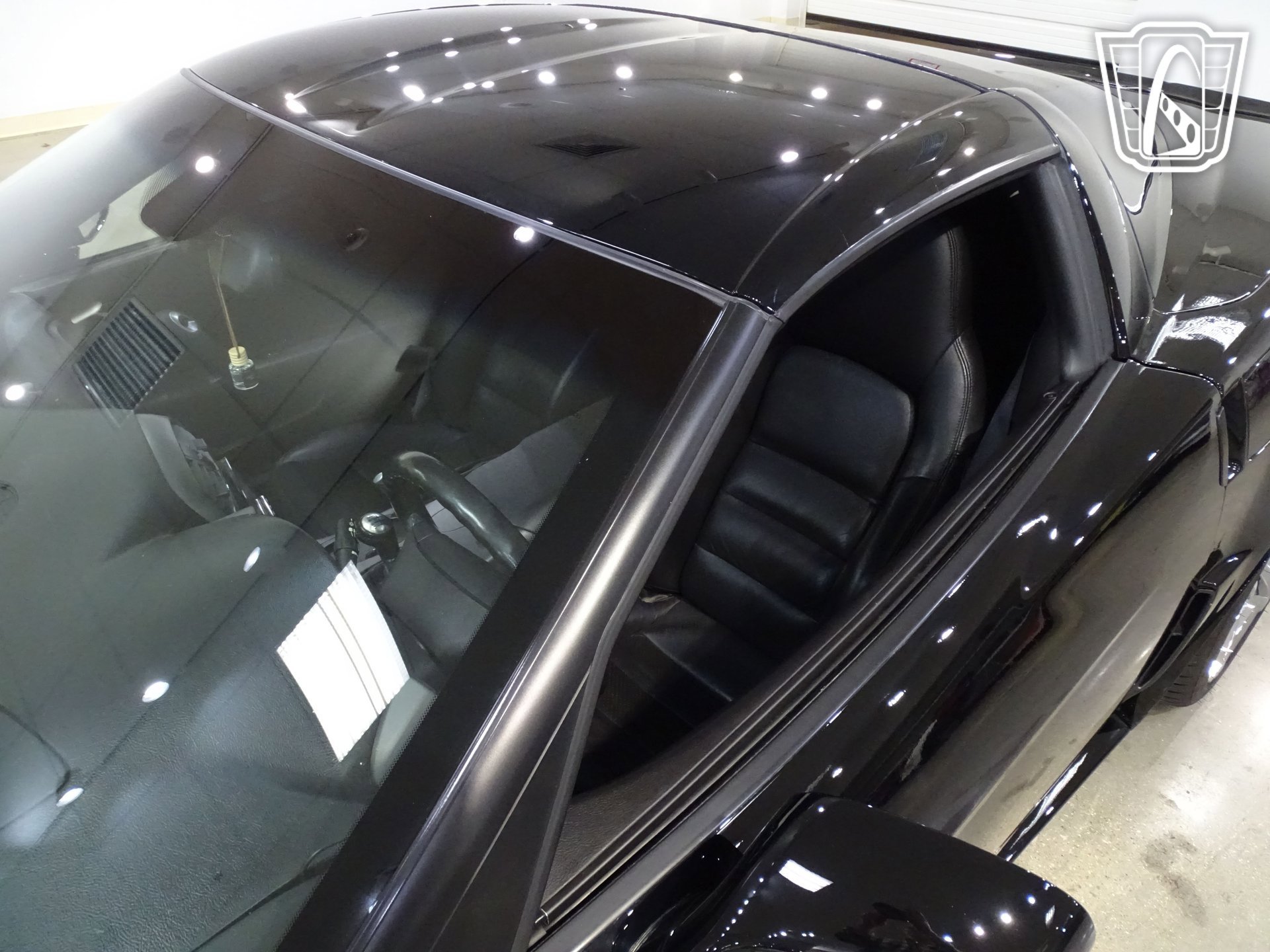 Used 2006 Chevrolet Corvette Coupe w/ Performance Package image 29