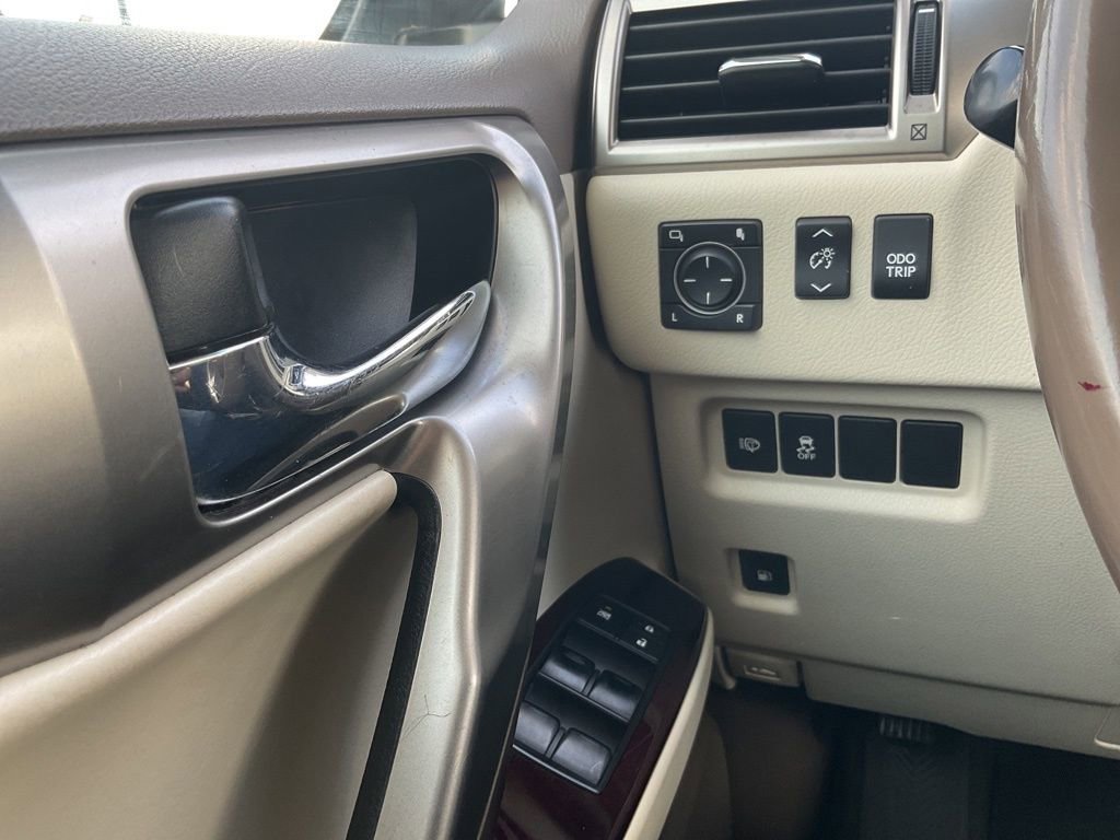 Used 2015 Lexus GX 460 image 14