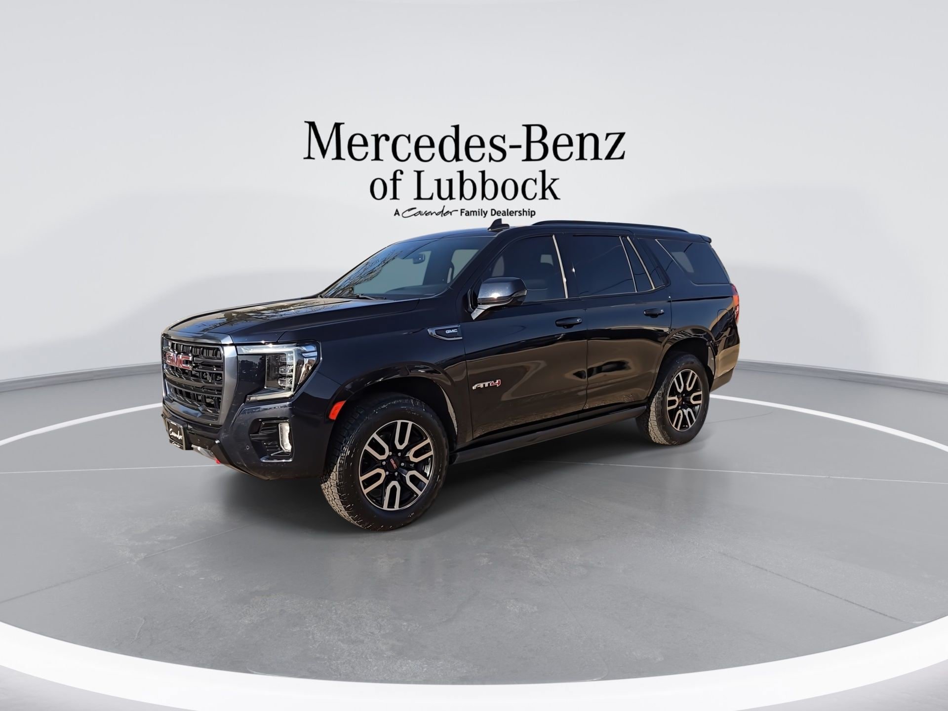 Used 2023 GMC Yukon AT4 w/ Technology Package AWD/4WD image 4