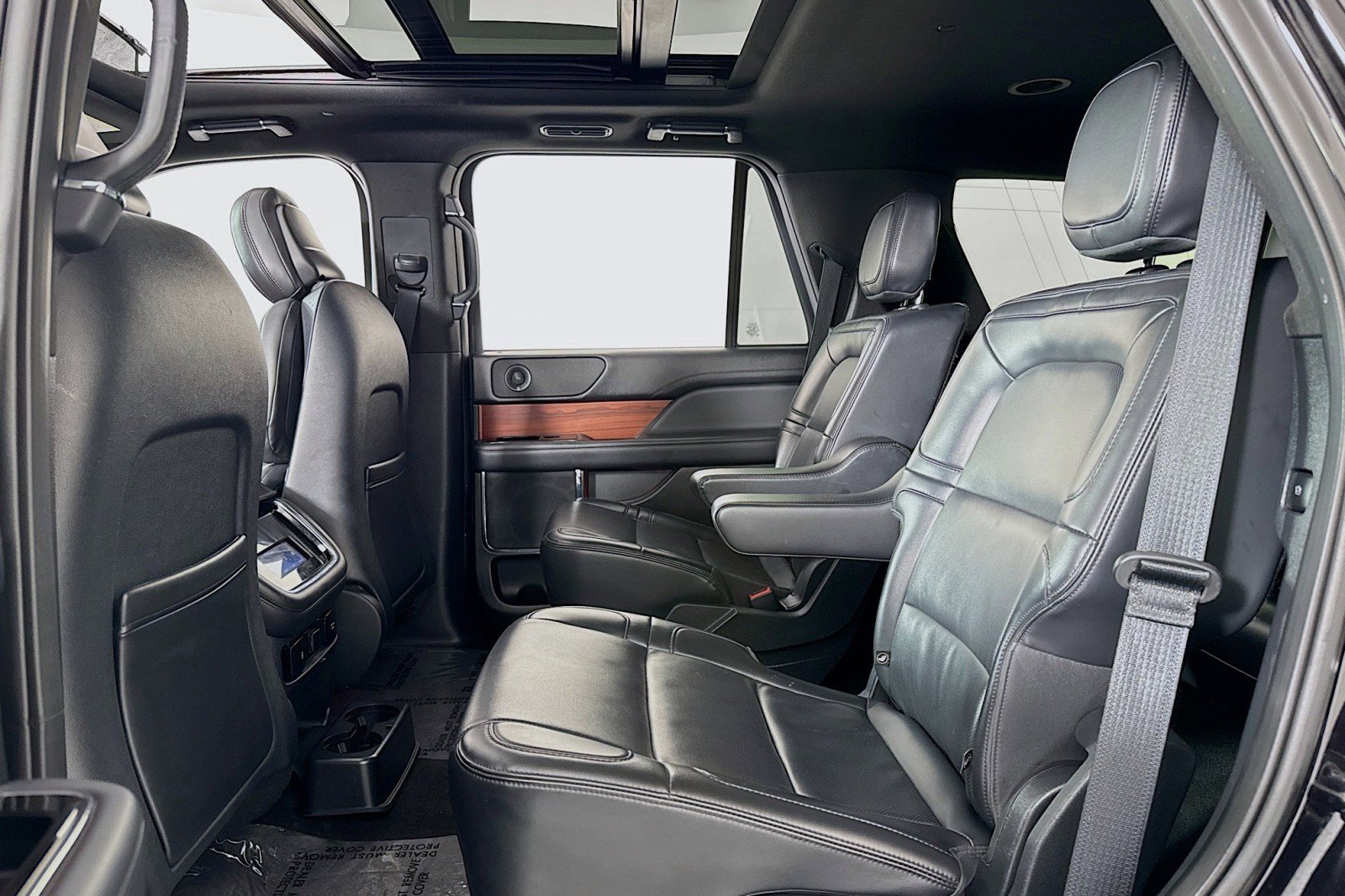 Used 2024 Lincoln Navigator Premiere AWD/4WD image 7