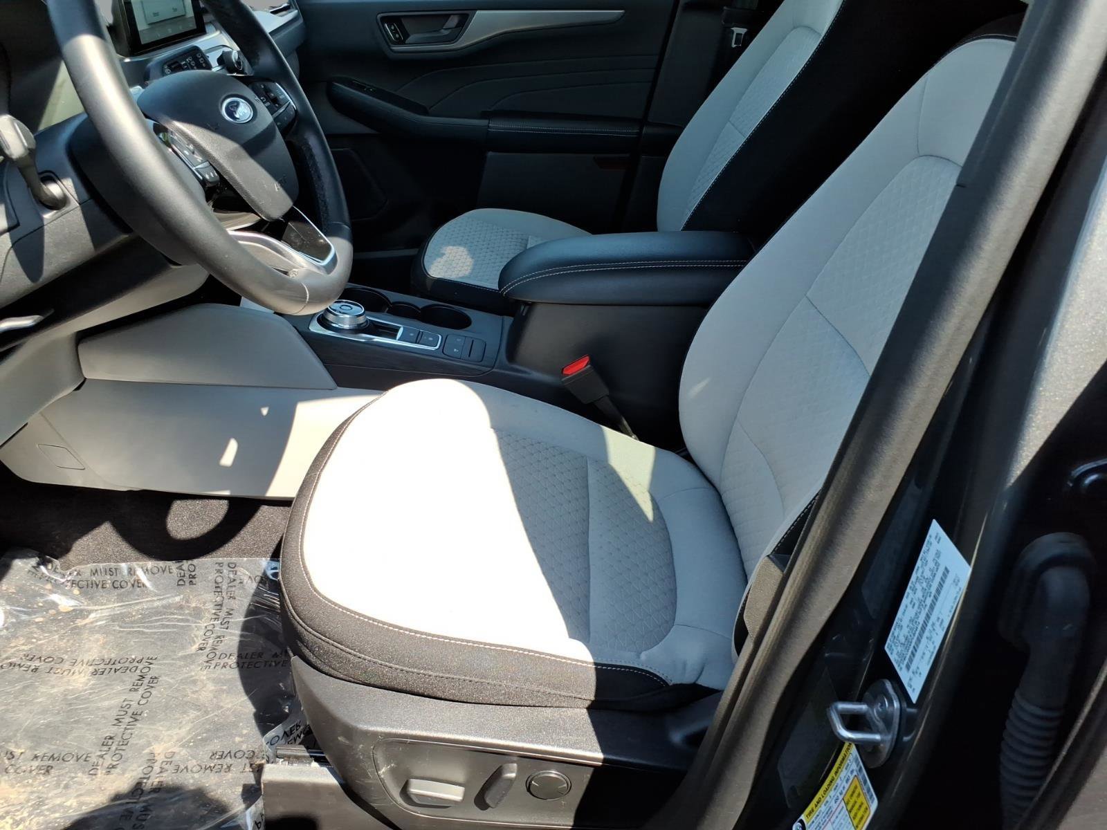 Used 2023 Ford Escape Active image 11