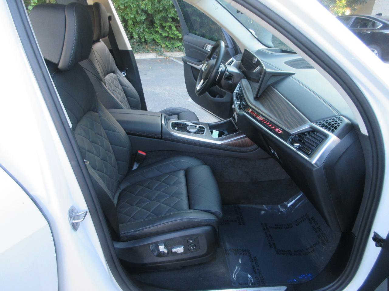 Used 2025 BMW X7 xDrive40i w/ Premium Package AWD/4WD image 24