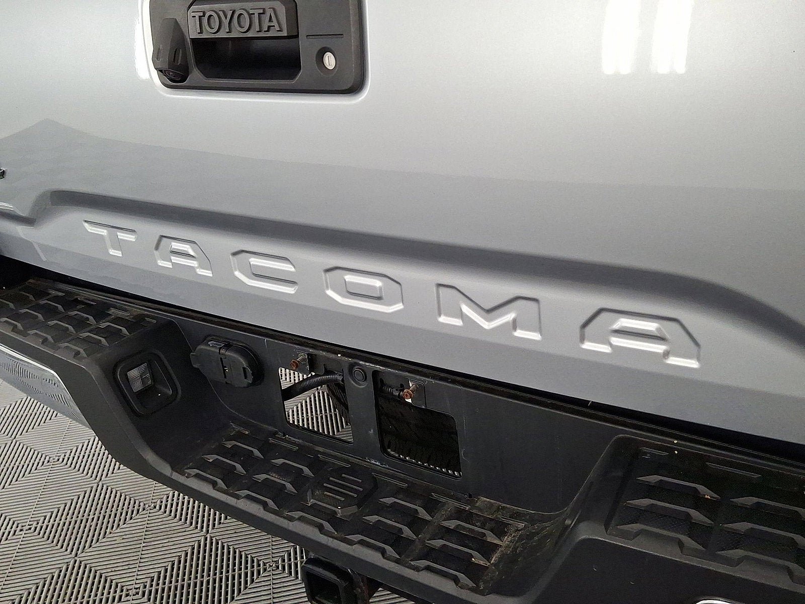 Certified 2023 Toyota Tacoma SR5 AWD/4WD image 15