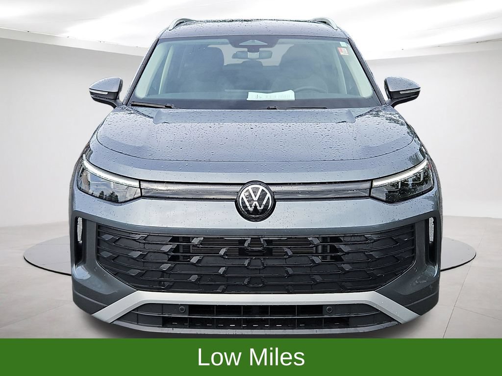 Used 2025 Volkswagen Tiguan S AWD/4WD image 2